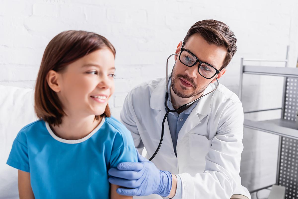 Meningokoki: Jak się przenoszą i dlaczego są groźne?